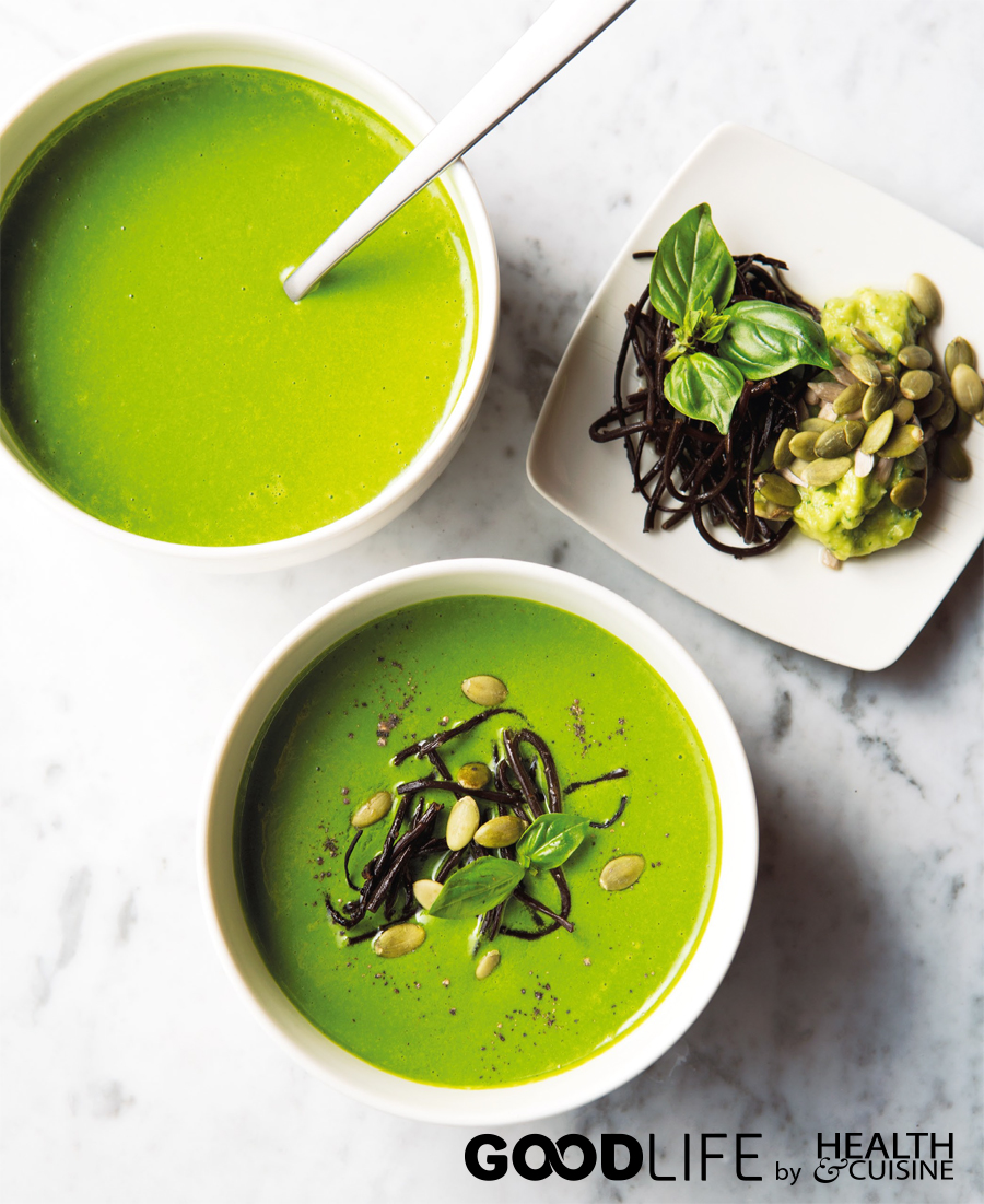 ซุปผักสีเขียวกับอะโวคาโดบด